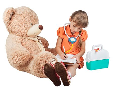 Child-doctor-with-bear_02